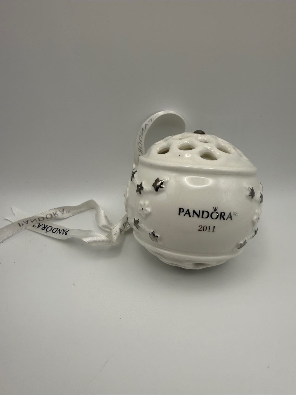 Like New in Box Pandora 2011 White Porcelain Ornament with Silver Star Accents